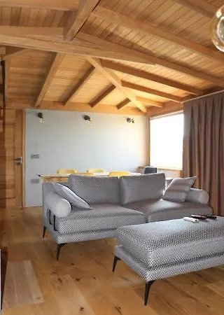 לינה וארוחת בוקר Lifebutiq Penthouse